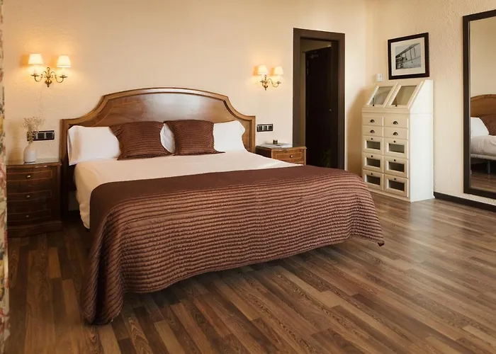 Hotel Roger De Flor By Seleqtta