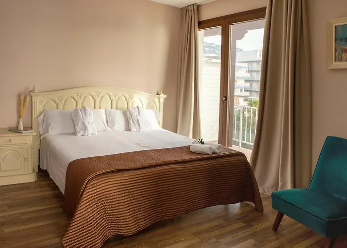 Roger De Flor By Seleqtta Hotel