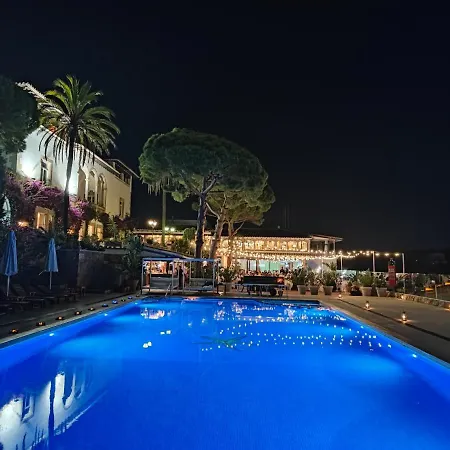 Hotel Roger De Flor By Seleqtta 4*