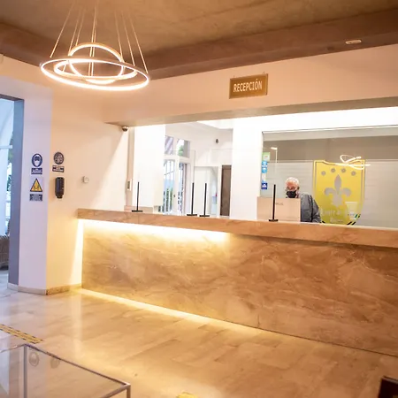 Hotel Roger De Flor By Seleqtta