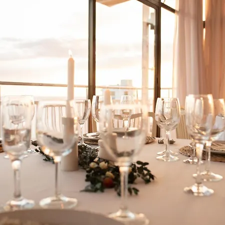 Hotel Roger De Flor By Seleqtta 4*