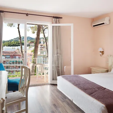 Hotel Roger De Flor By Seleqtta