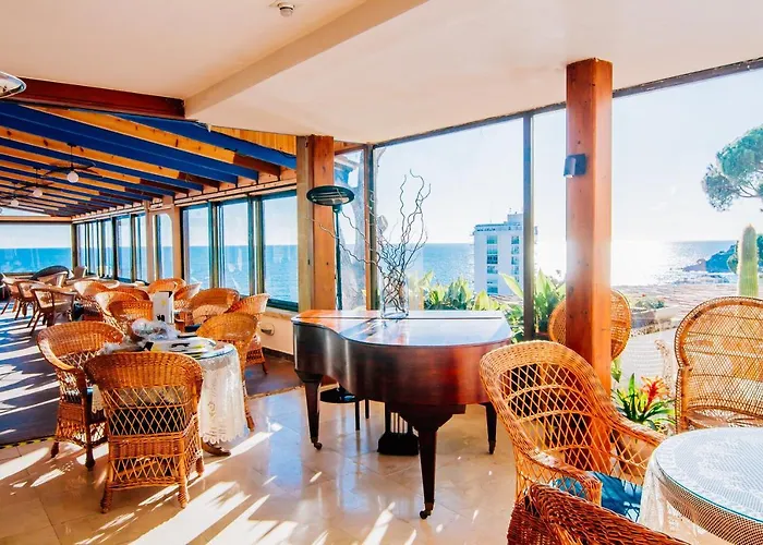 Hotel Roger De Flor By Seleqtta 4*