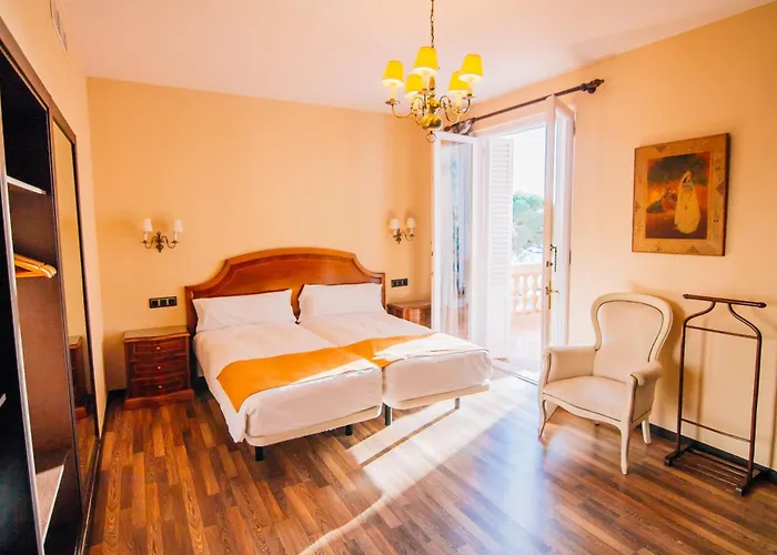 Roger De Flor By Seleqtta Hotel 4*