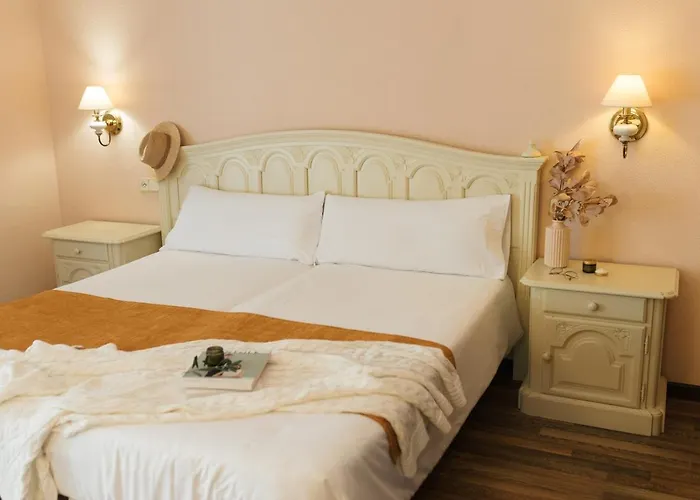 Hotel Roger De Flor By Seleqtta 4*