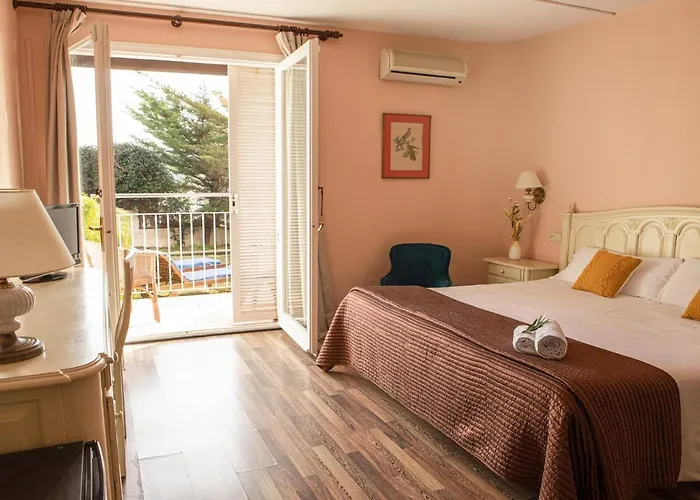 Roger De Flor By Seleqtta Hotel 4*