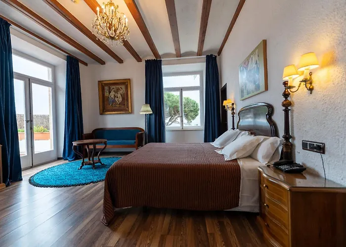 Hotel Roger De Flor By Seleqtta