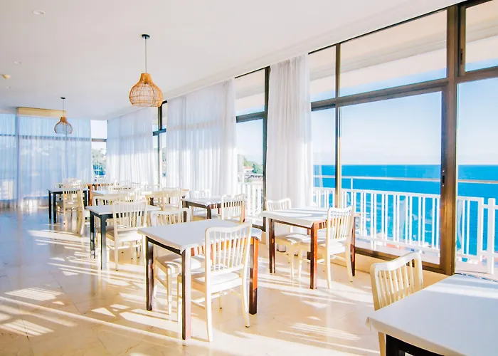 Hotel Roger De Flor By Seleqtta 4*