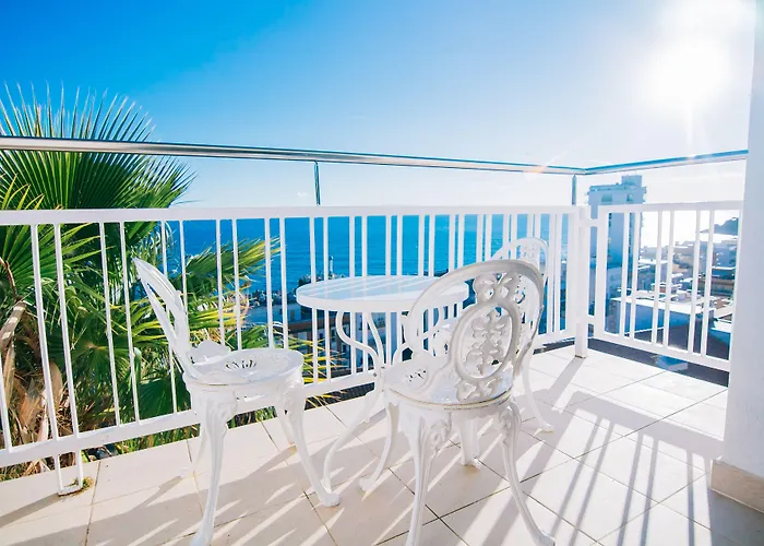 Hotel Roger De Flor By Seleqtta