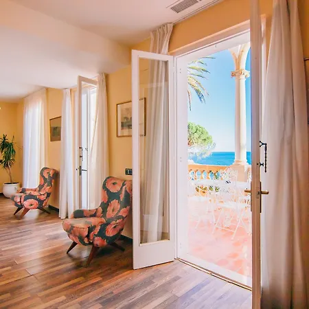 Hotel Roger De Flor By Seleqtta Lloret de Mar