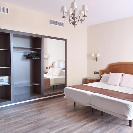 Hotel Roger De Flor By Seleqtta Lloret de Mar